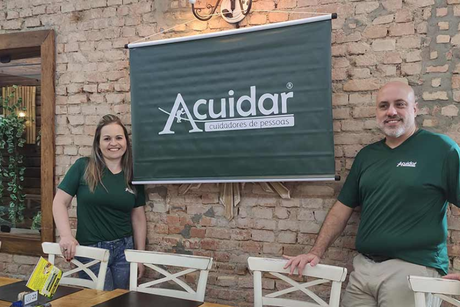 Conheça a franquia Acuidar, especializada em cuidados para idosos. Veja quanto custa, como funciona e se vale a pena investir nesse segmento em alta.